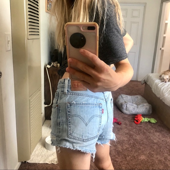 LEVIS 501 Distressed Cut Off Shorts - Picture 6 of 8